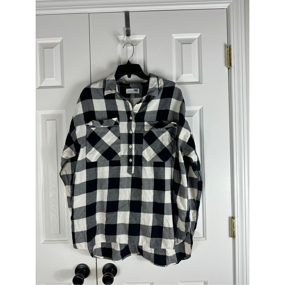 Old Navy Women’s Boyfriend  Blouse Size L